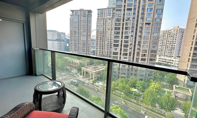 Downtown Shanghai Hotel | ZHome Deplex luxury apartment
