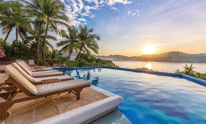 Almacen Resort | Zihuatanejo Resort Hotel