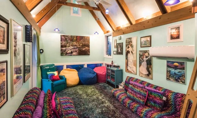 Barton Heights House | Zilker Park Peaceful Haven-Fun, Funky, and Colorful---Keeping Austin Weird