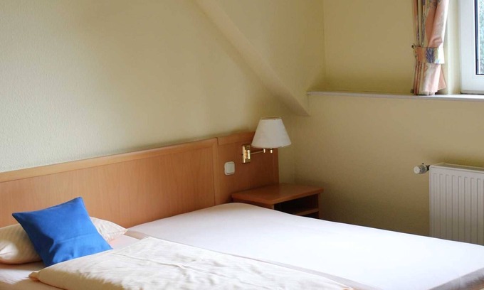 Jork House | Zimmer 15 Aufbettung Möglich - Restaurant und Hotel Vom Land zum Meer
