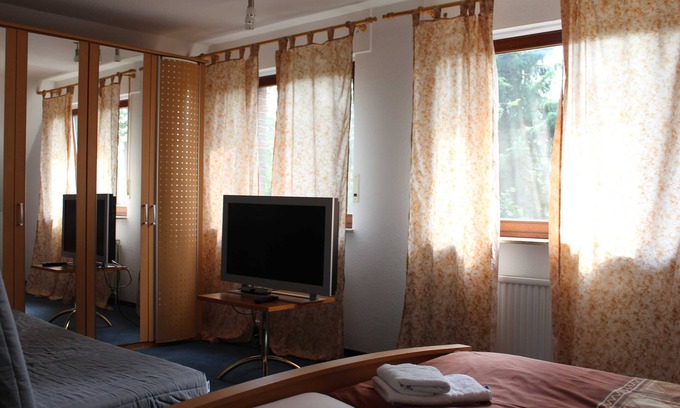Jork House | Zimmer 5 Familienzimmer mit Badewanne - Restaurant und Hotel Vom Land zum Meer