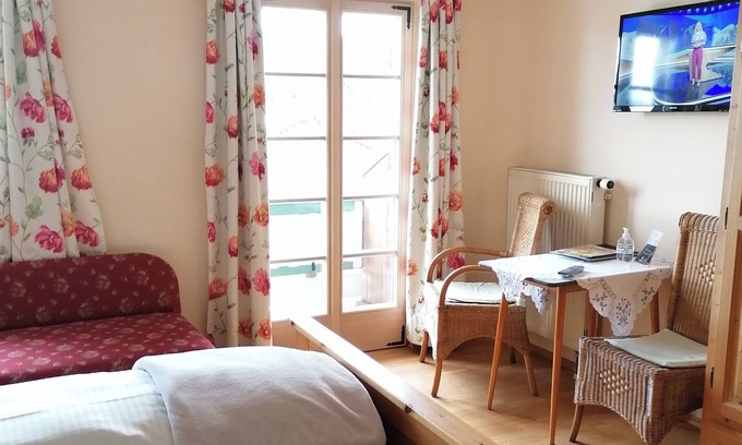 Hoslwang Apartment | Zimmer Blumenwiese, Ostseite mit Balkon, 2. Etage, 21 qm