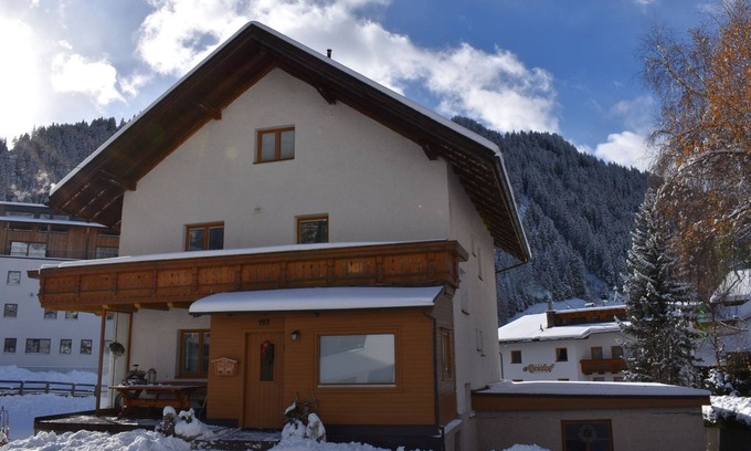 Nauders Cottage | Zimmer - Hirschstube Nauders