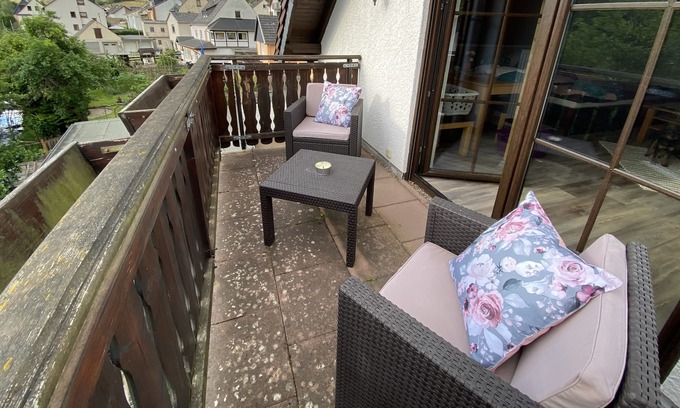 Kurrenberg Apartment | Zimmer mit Aussicht - Balkonzimmer Nähe Bad Breisig