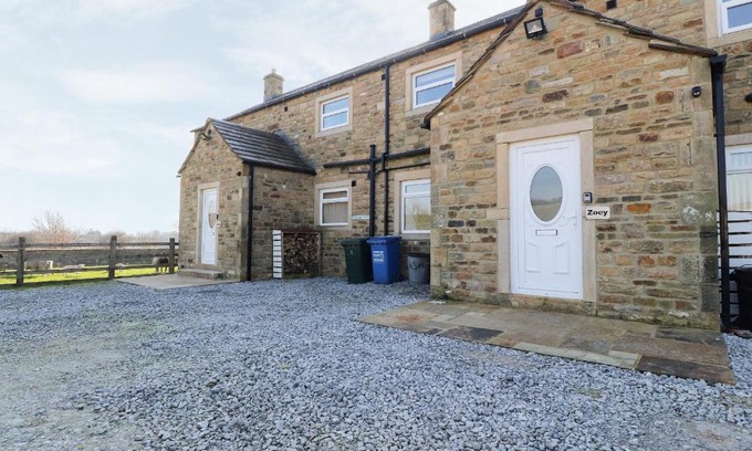 Skipton House | Zoey Cottage