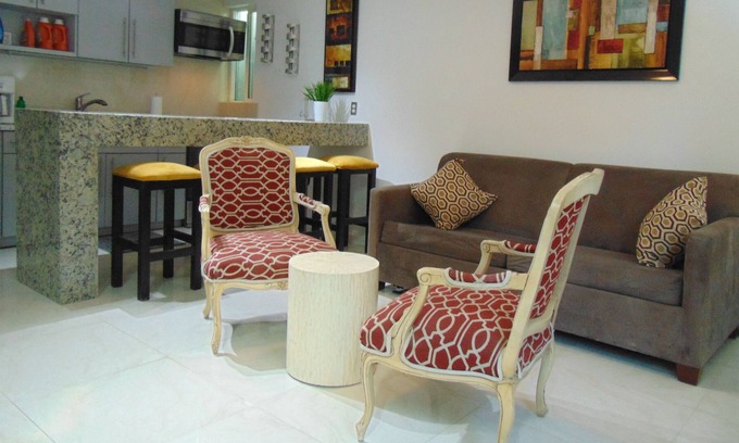 Tijuana Apartment | ZONA RIO ELEGANT CHARM COMFORTABLE COZY SECURE TOWN-HOME VALENCIA # 2