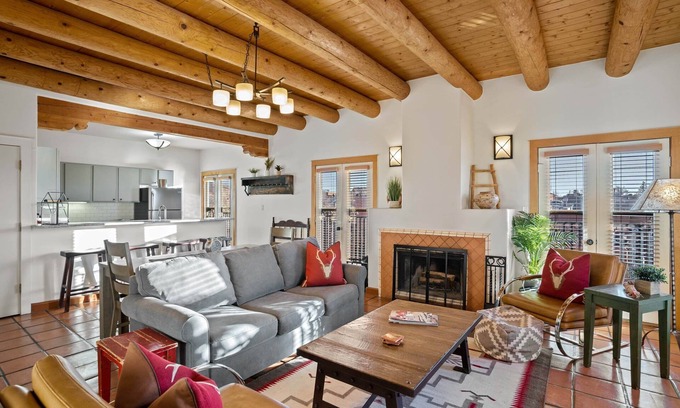 Downtown Santa Fe Villa | Zona Rosa 75/76 combination unit