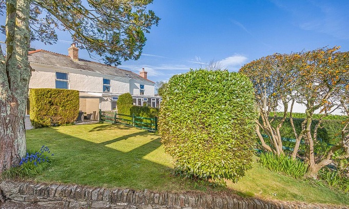 Pensilva House | Zona - Two Bedroom House, Sleeps 4