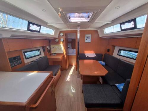 Punat Boat Rental | Zoom