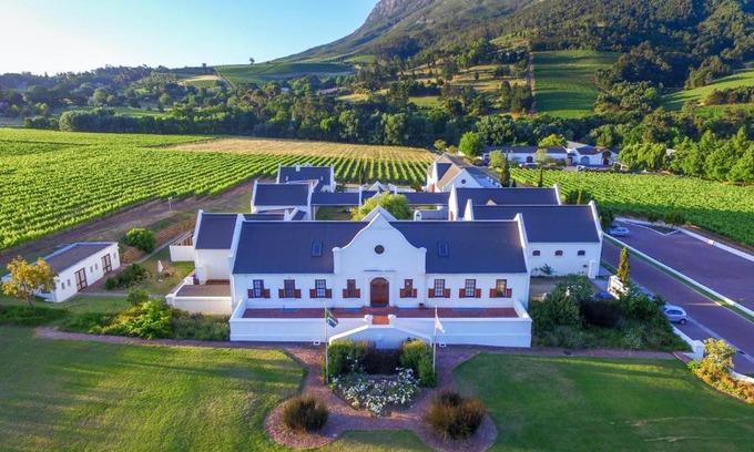 Cape Winelands House | Zorgvliet Wines Country Lodge