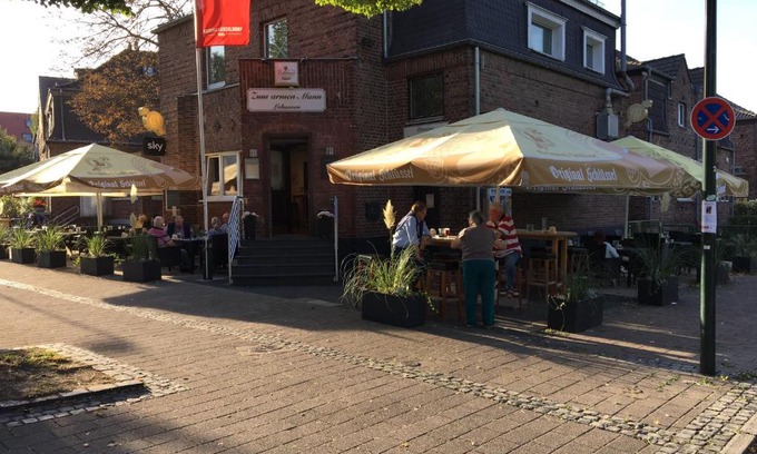 Dusseldorf-Lohausen Bed & Breakfast | Zum armen Mann