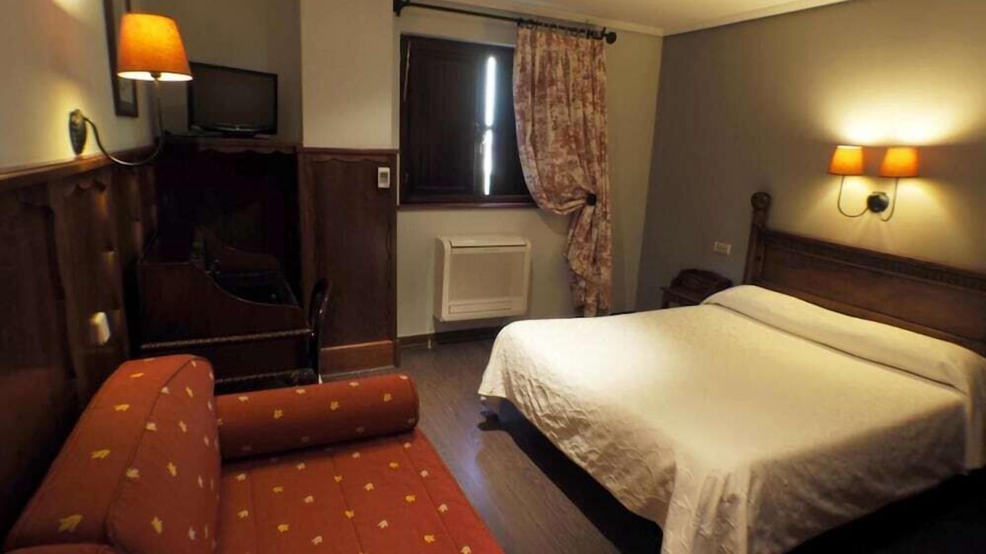 Photo of Bedroom in Comillas City Center