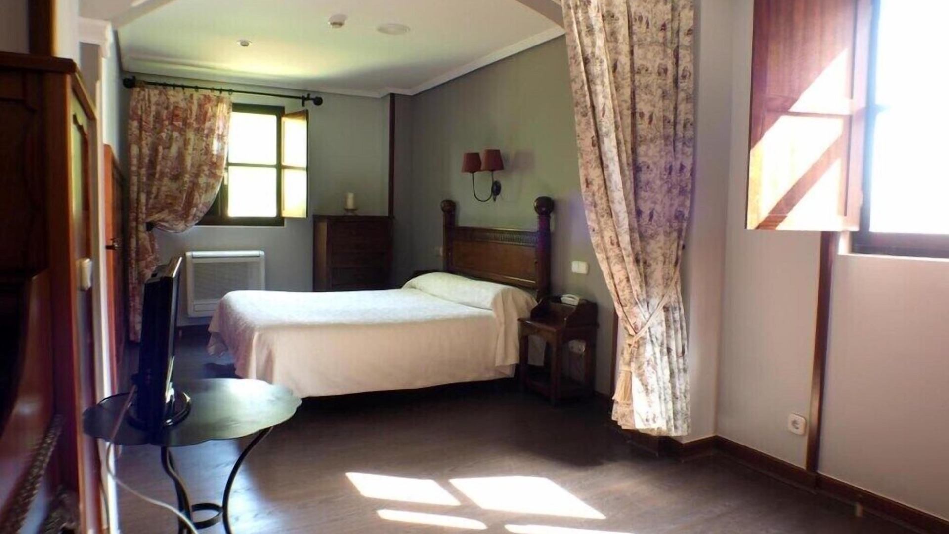 Photo of Bedroom in Comillas City Center