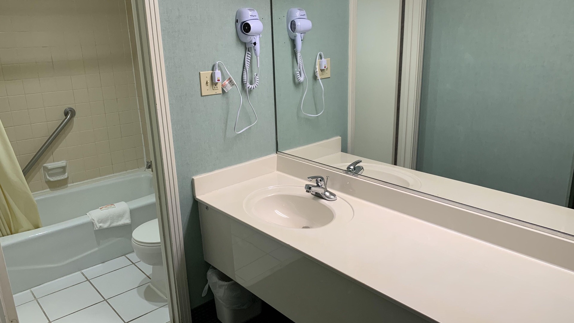 Photo of Bathroom in Union City