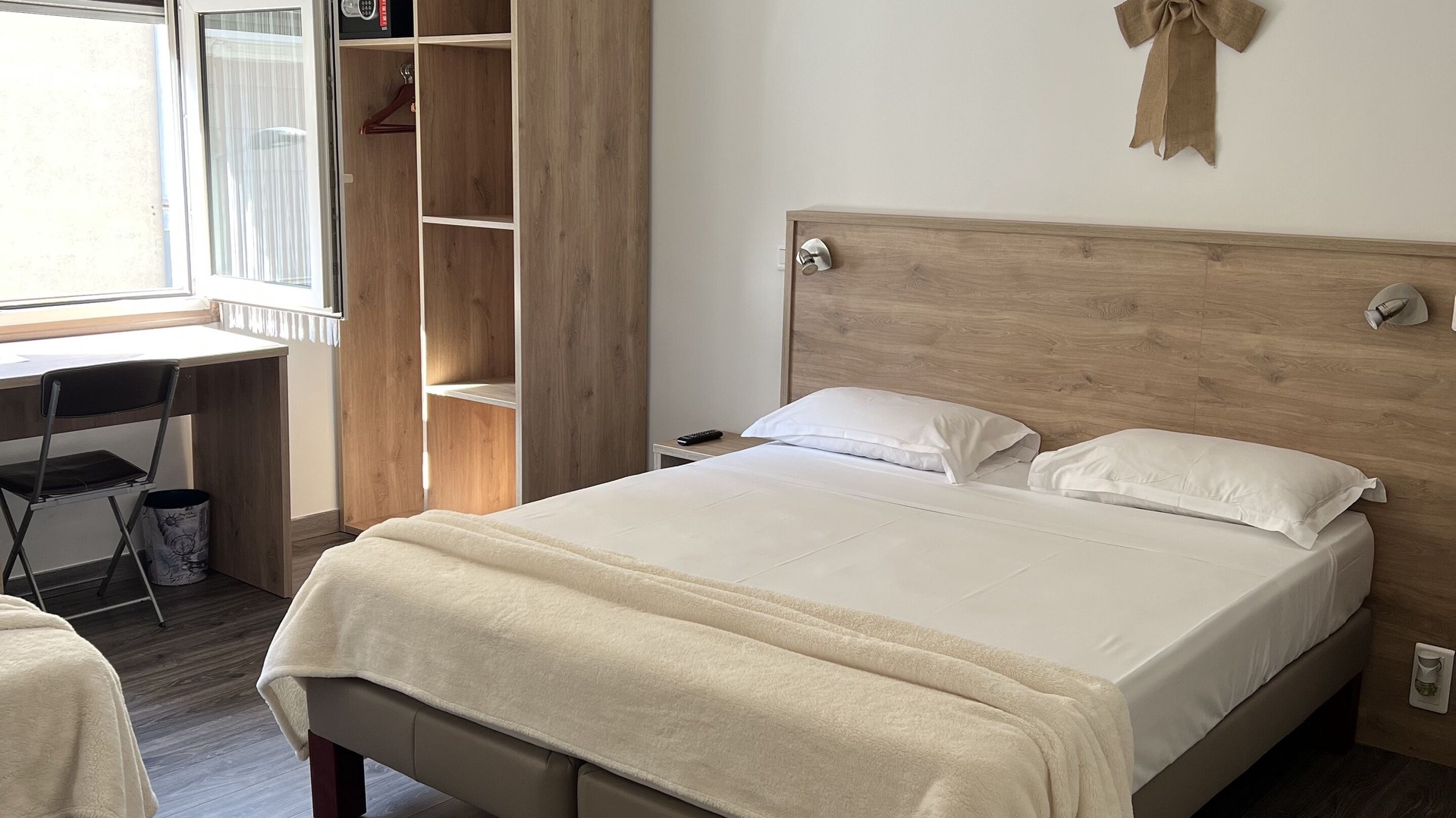 Photo of Bedroom in Cannes City Centre