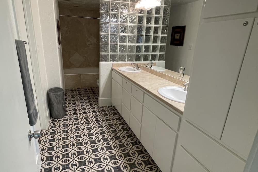 Photo of Bathroom in South River City