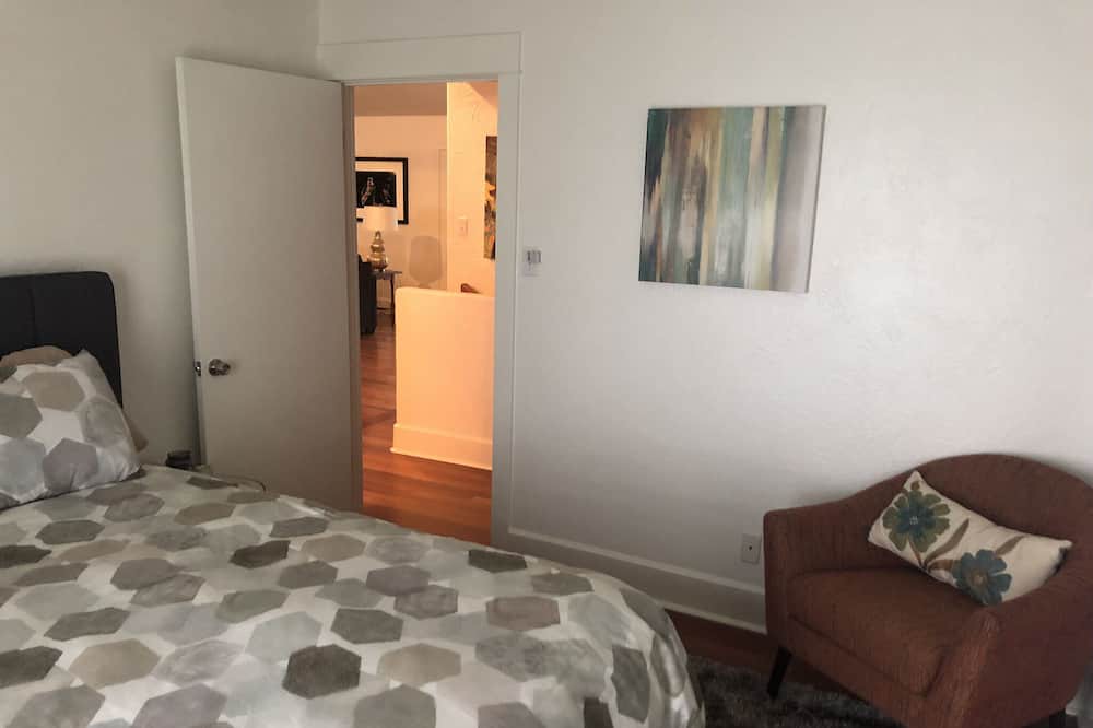 Photo of Bedroom in South River City