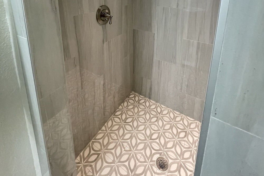 Photo of Bathroom in South River City