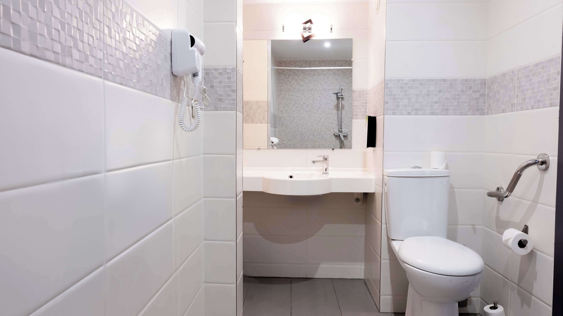 Photo of Bathroom in Porte-Saint-Martin