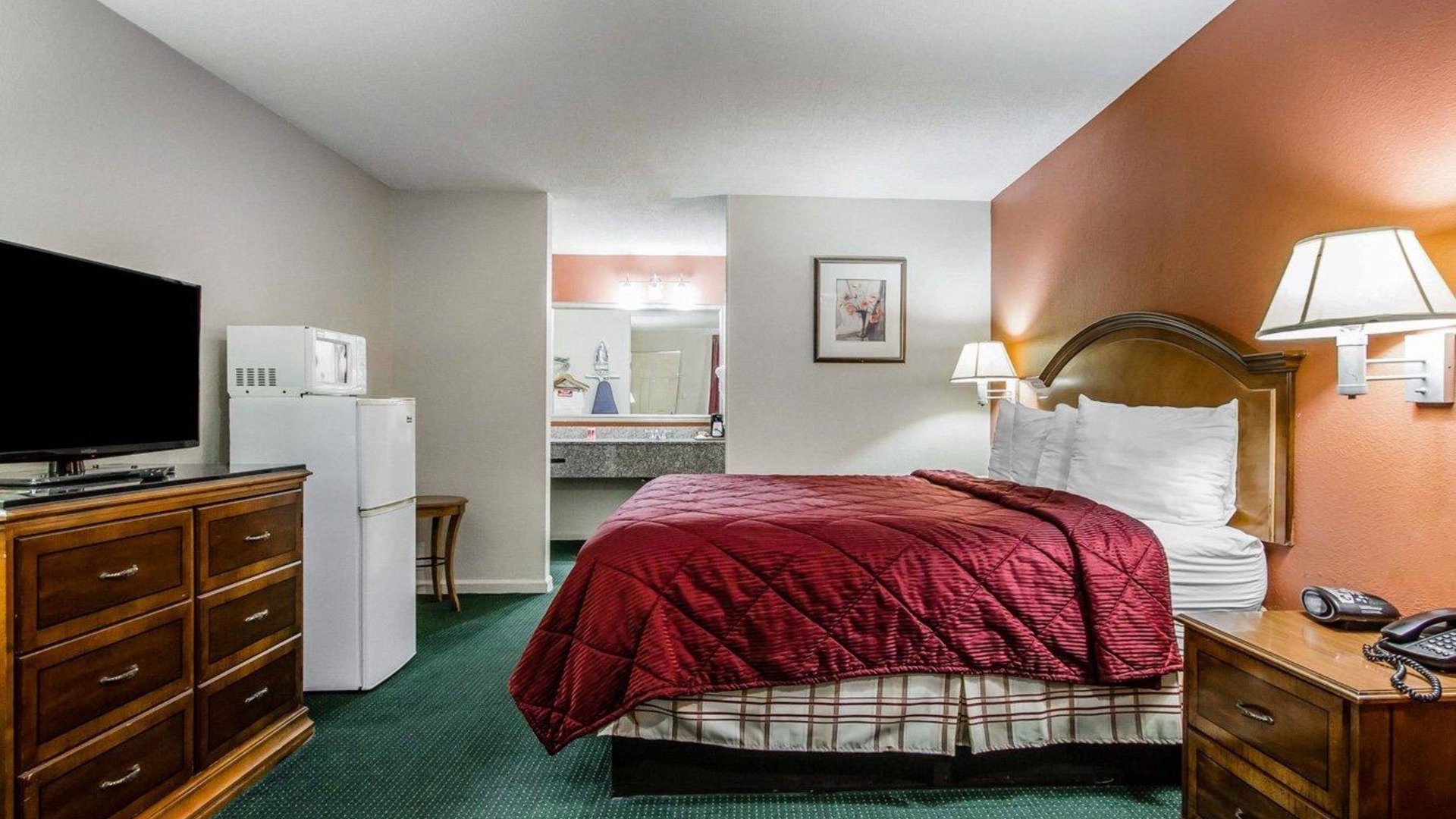 Photo of Bedroom in Enterprise