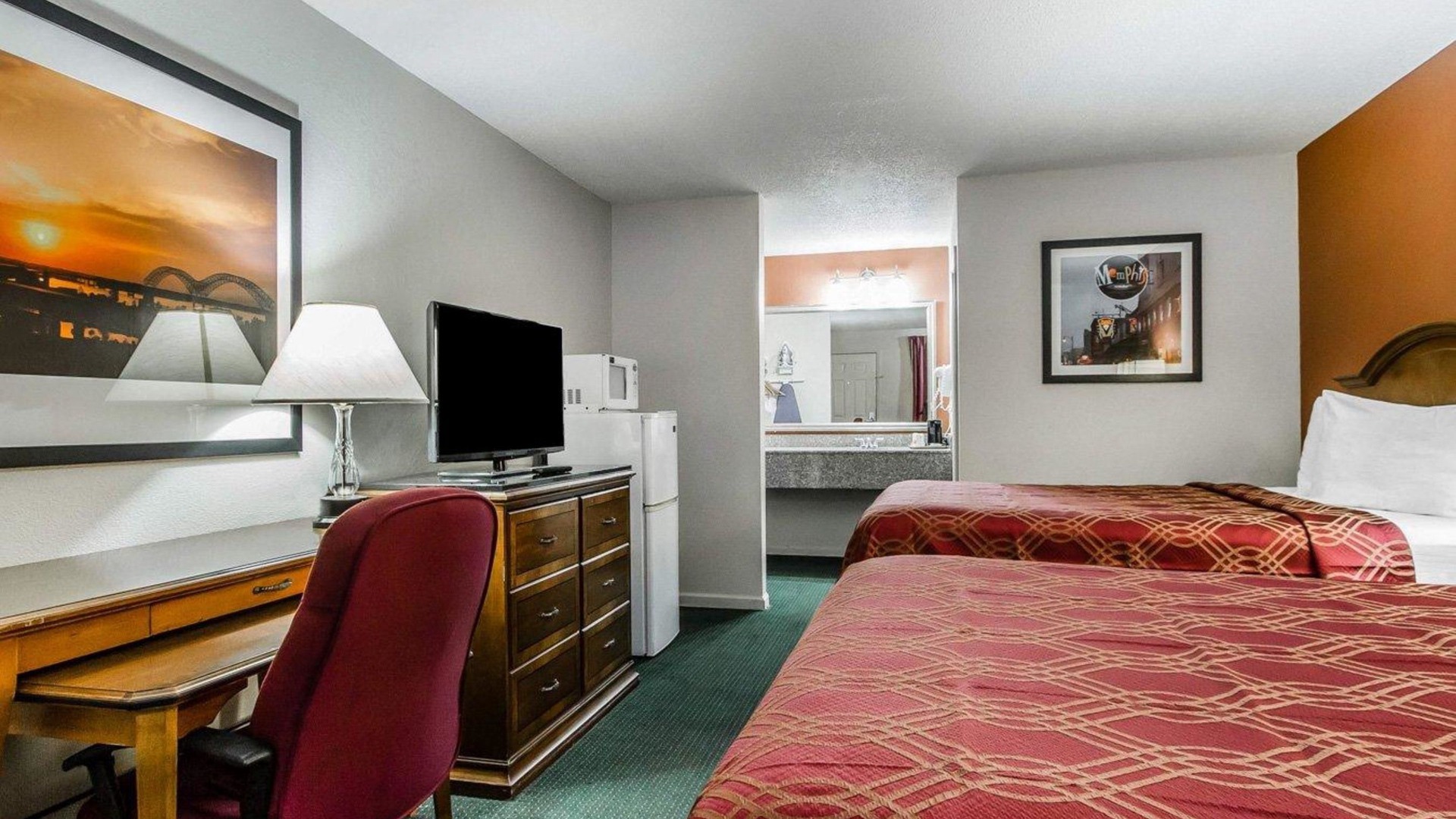 Photo of Bedroom in Enterprise