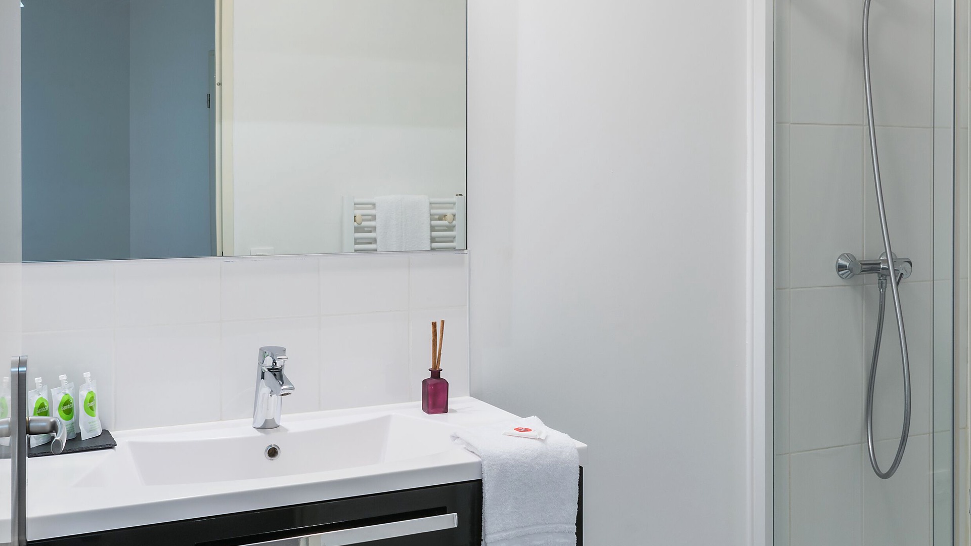 Photo of Bathroom in Talence