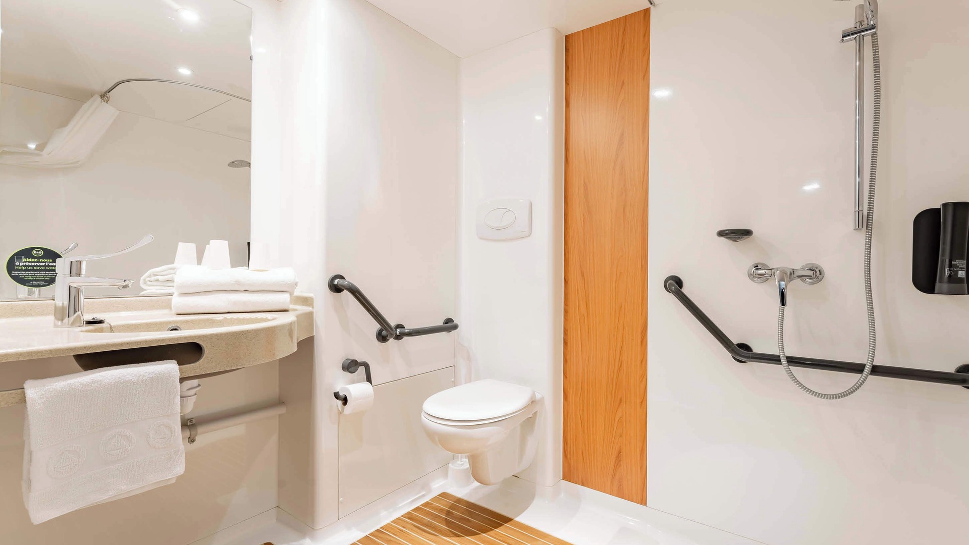 Photo of Bathroom in Louvroil