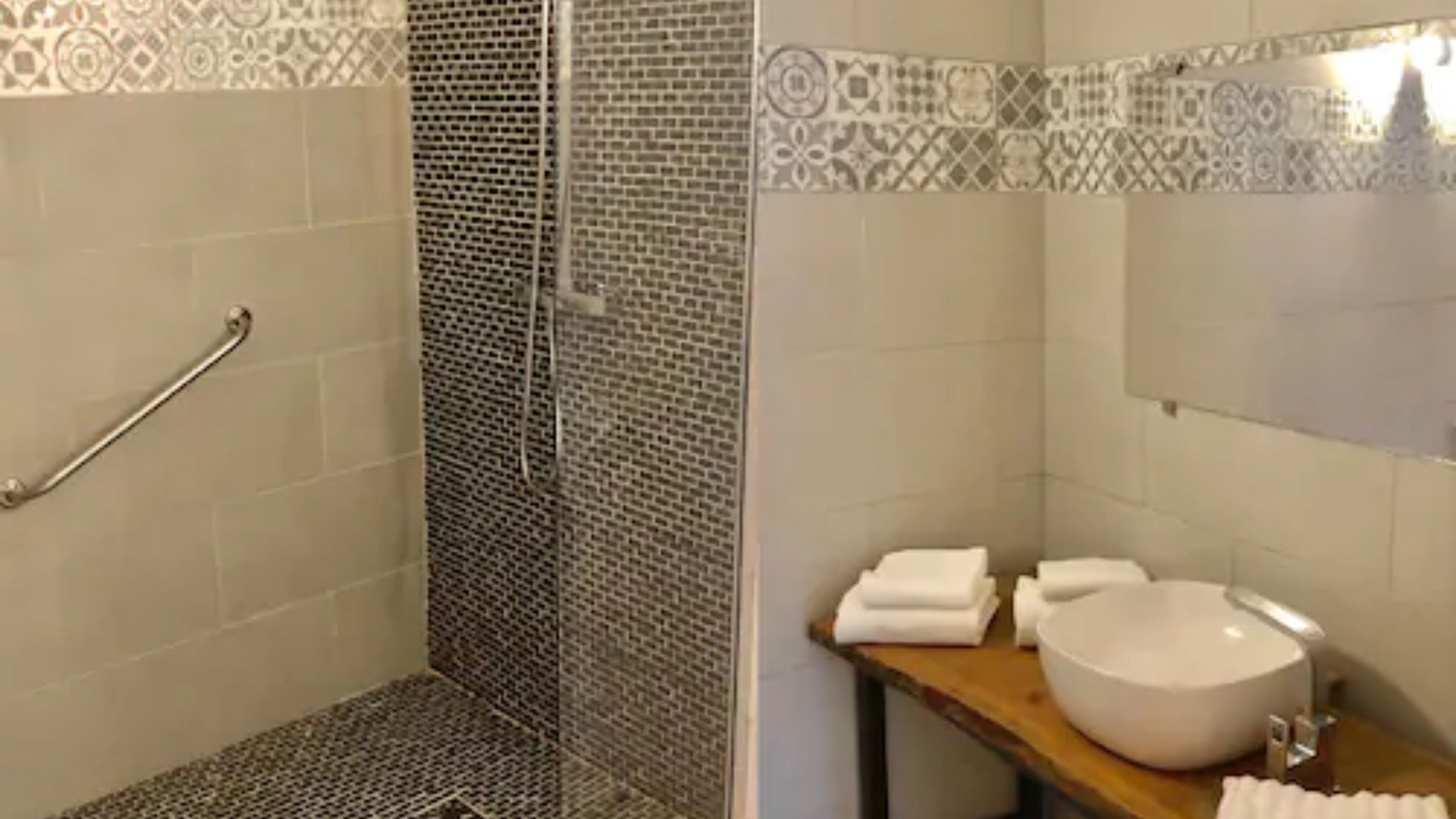 Photo of Bathroom in L'Ile-Rousse