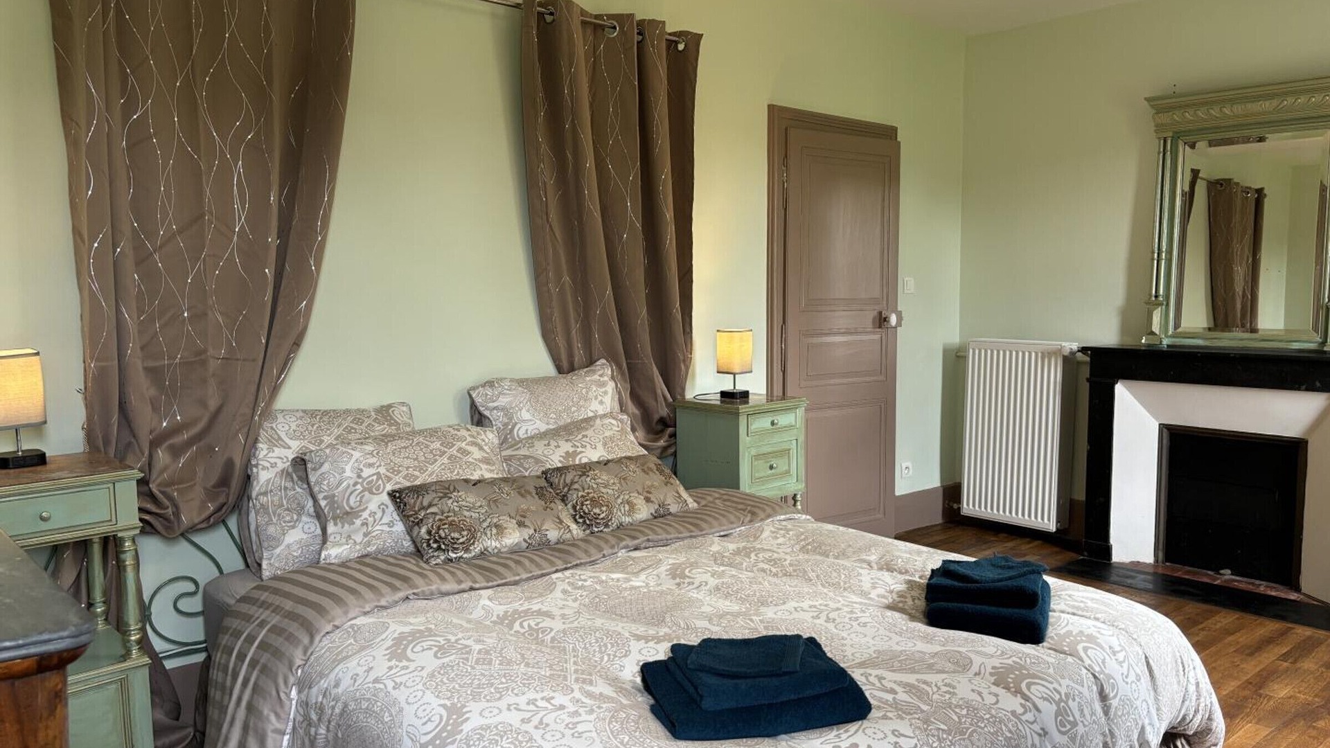 Photo of Bedroom in Jaligny-sur-Besbre