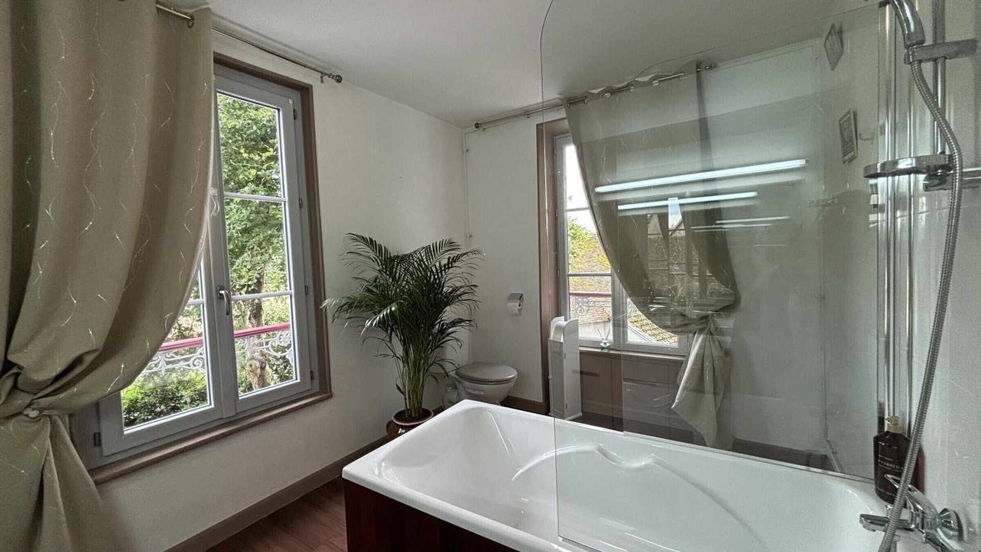 Photo of Bathroom in Jaligny-sur-Besbre