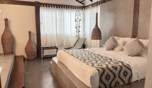 Honeymoon Room