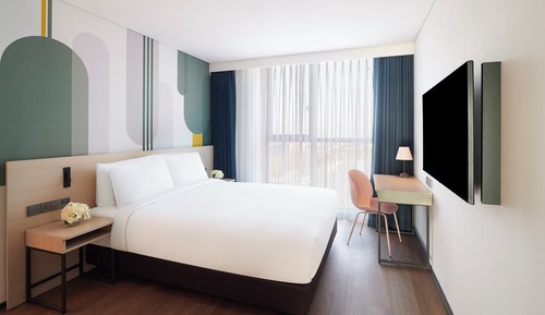 Deluxe Suite (1 double bed plus 1 single beds)