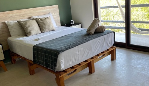 Condo, 2 Bedrooms, Smoking, Balcony