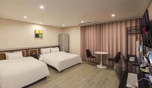 Luxury Twin Room