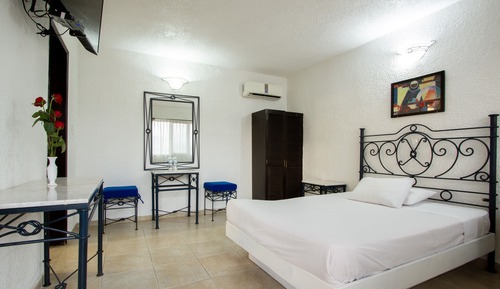 Basic Room, 1 Double Bed, Courtyard View