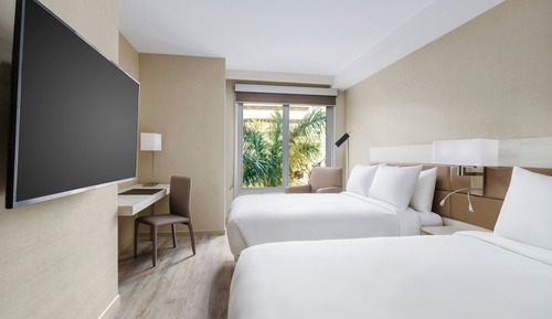 Studio, 2 Queen Beds (Mobility/Hearing Accessible, Tub)