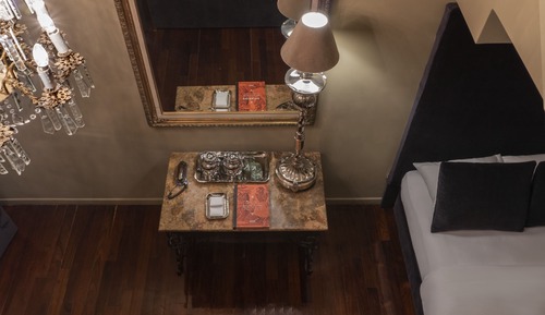 Romantic Studio