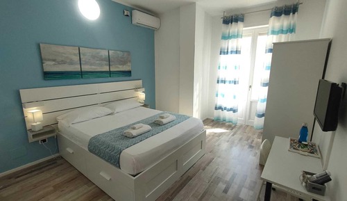 Comfort Room, Balcony