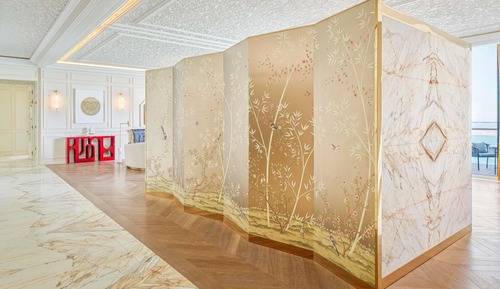 Suite (Parisian, 1 double and 2 twin beds)