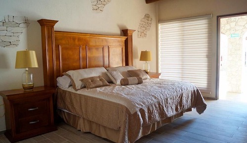 Room, Hot Tub