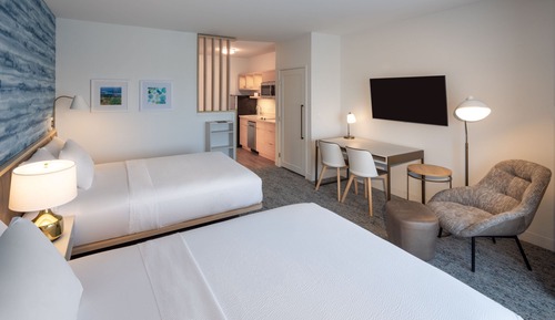Studio, 2 Queen Beds (Hearing Accessible)