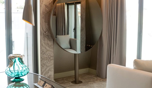 Signature Room