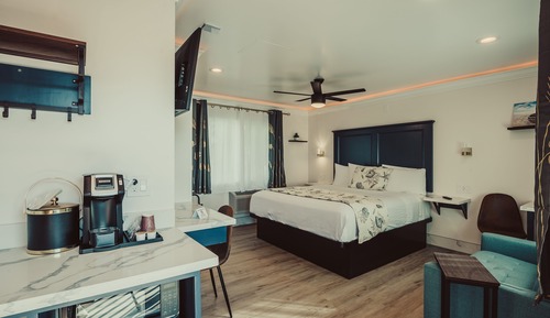 Comfort King Suite - No Pets, Non-Smoking