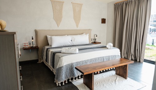 Deluxe Studio Suite