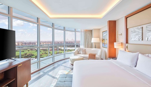 Grand One Bedroom Nile and Pyramids Suite
