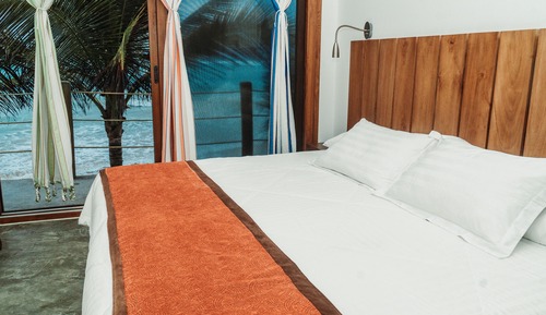 Deluxe Duplex, 2 Bedrooms, Sea View, Beachside