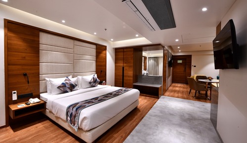 Luxury Suite