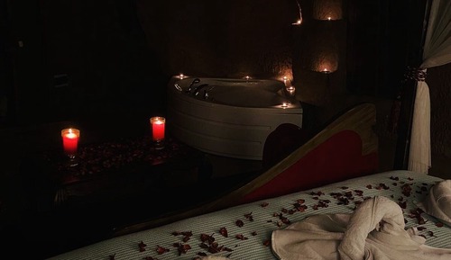Grand Studio Suite, 1 King Bed, Jetted Tub