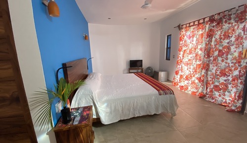 Luxury Room, 1 King Bed, Ocean View, Beachfront