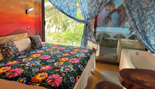 Sunset Jacuzzi Suite